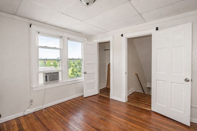 8 Trafton St, Chicopee, MA 01013