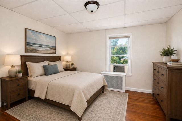 8 Trafton St, Chicopee, MA 01013