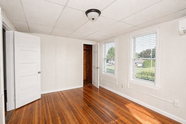 8 Trafton St, Chicopee, MA 01013