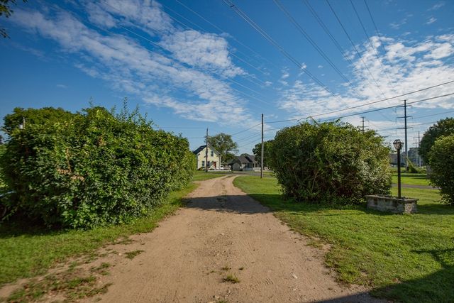 8 Trafton St, Chicopee, MA 01013