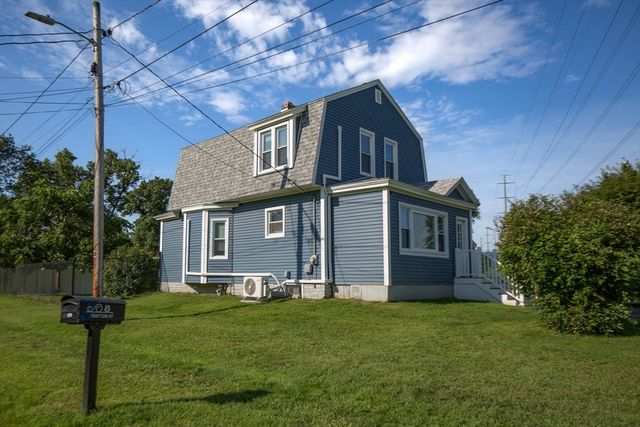 8 Trafton St, Chicopee, MA 01013