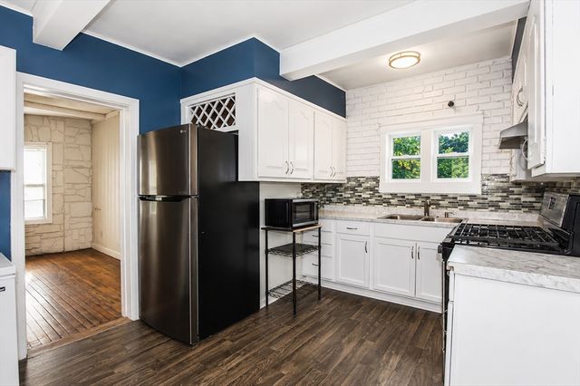 8 Trafton St, Chicopee, MA 01013