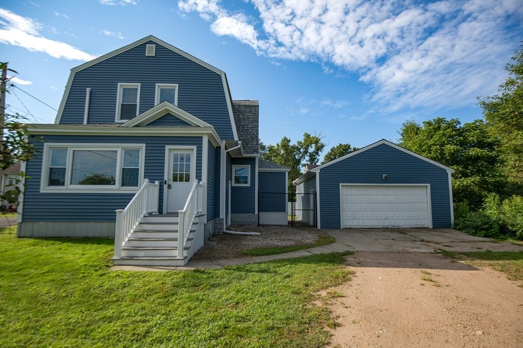 8 Trafton St, Chicopee, MA 01013