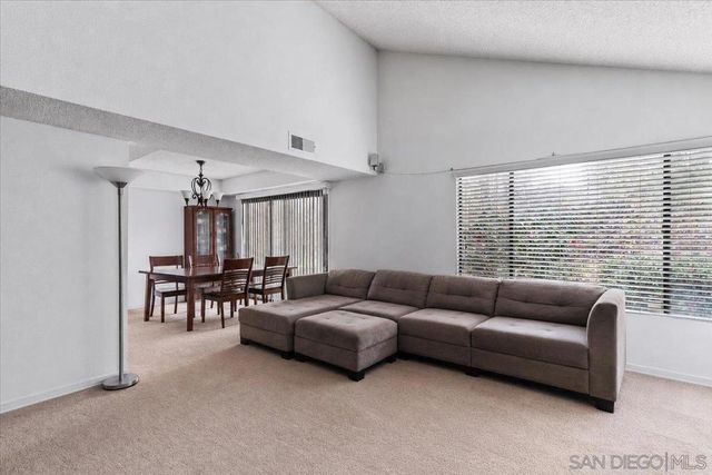 10424 Ridgewater Ln, San Diego, CA 92131