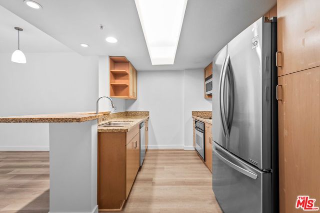 13700 Marina Pointe Drive 321, Marina Del Rey, CA 90292