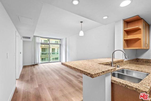 13700 Marina Pointe Drive 321, Marina Del Rey, CA 90292