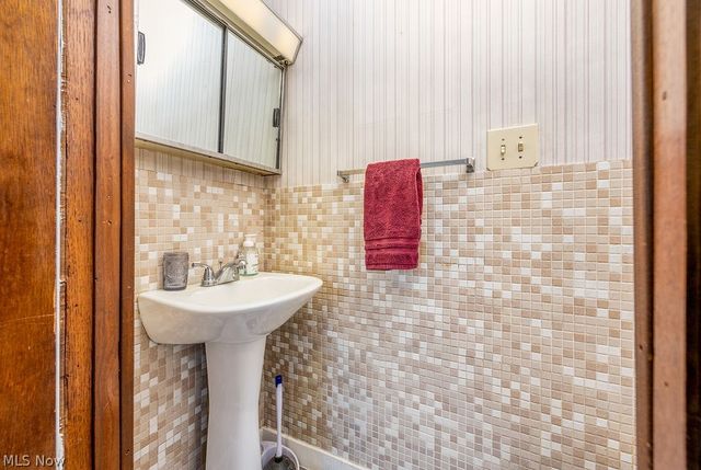 6886 State Route 821, Whipple, OH 45788