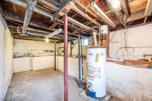 6886 State Route 821, Whipple, OH 45788