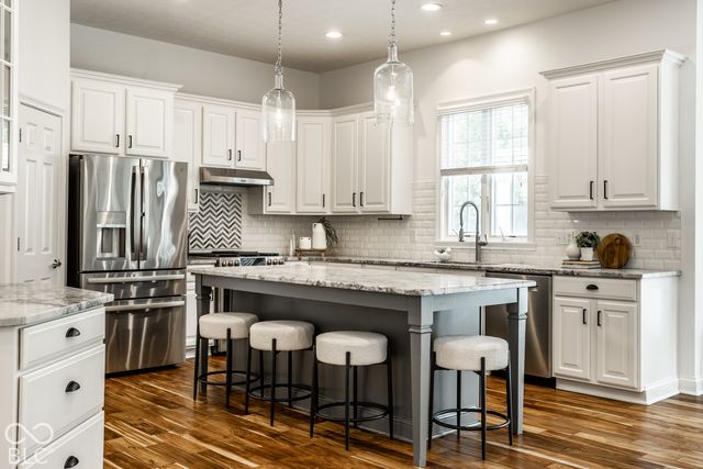 9252 Timberline Drive, Indianapolis, IN 46256