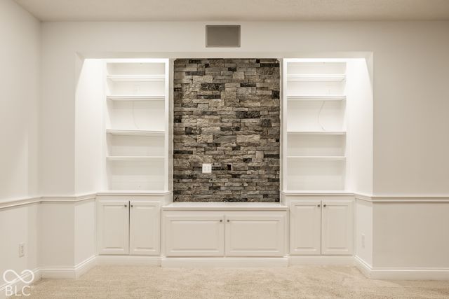 9252 Timberline Drive, Indianapolis, IN 46256