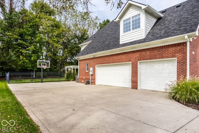 9252 Timberline Drive, Indianapolis, IN 46256