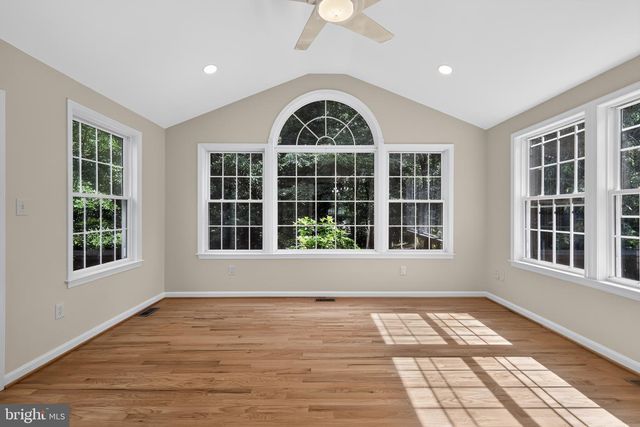 10 CADDY CT, Derwood, MD 20855
