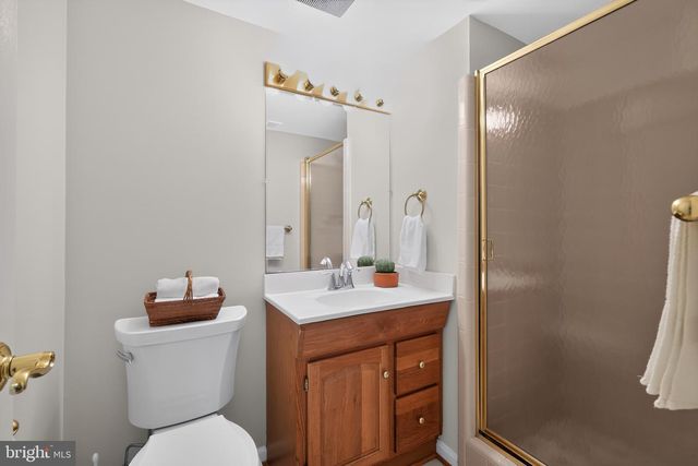 10 CADDY CT, Derwood, MD 20855
