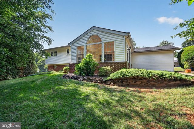 10 CADDY CT, Derwood, MD 20855