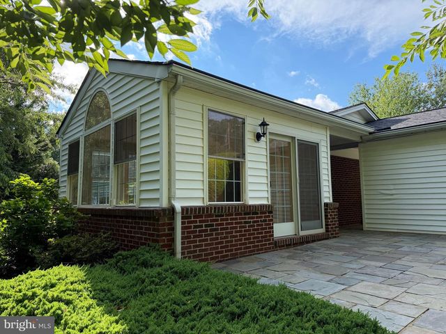 10 CADDY CT, Derwood, MD 20855