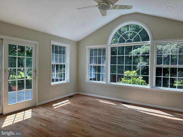 10 CADDY CT, Derwood, MD 20855