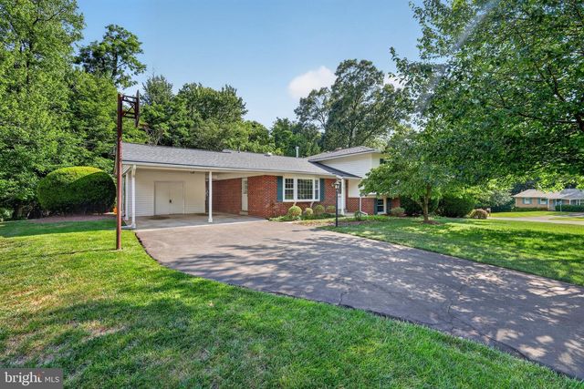 10 CADDY CT, Derwood, MD 20855