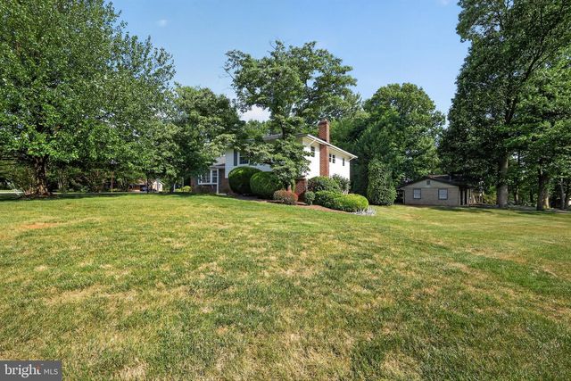 10 CADDY CT, Derwood, MD 20855