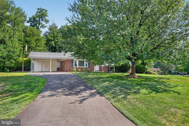 10 CADDY CT, Derwood, MD 20855