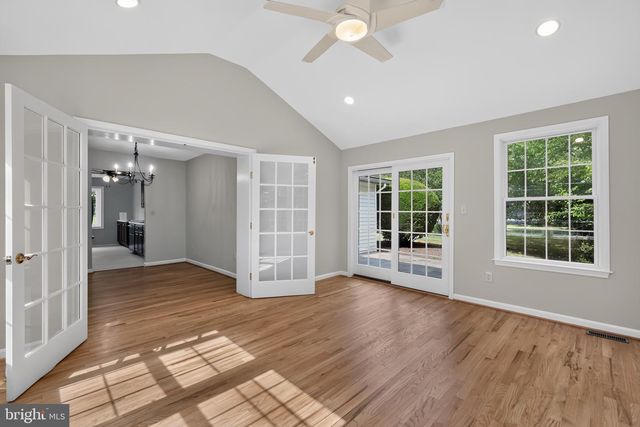 10 CADDY CT, Derwood, MD 20855