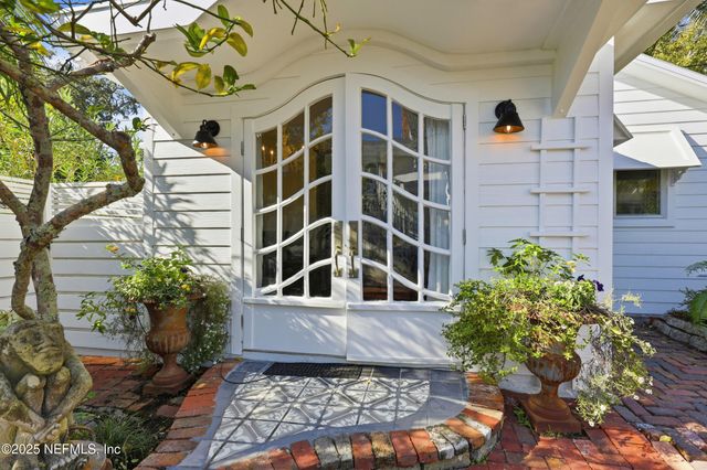 153 WASHINGTON Street, St. Augustine, FL 32084