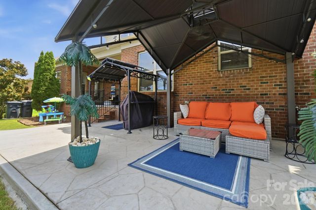 12726 Rusty Blackbird Way, Charlotte, NC 28278