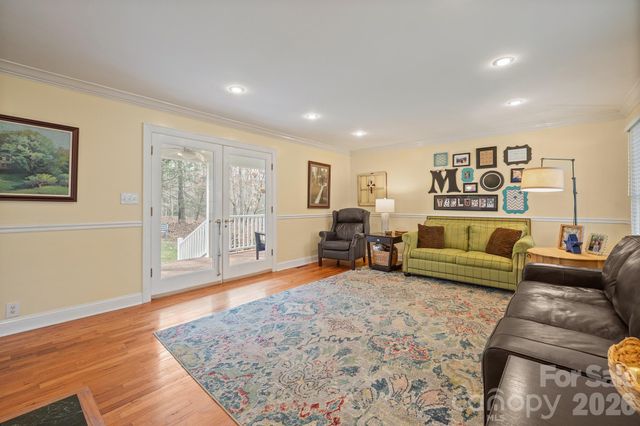 4125 Hideaway Court NE, Hickory, NC 28601