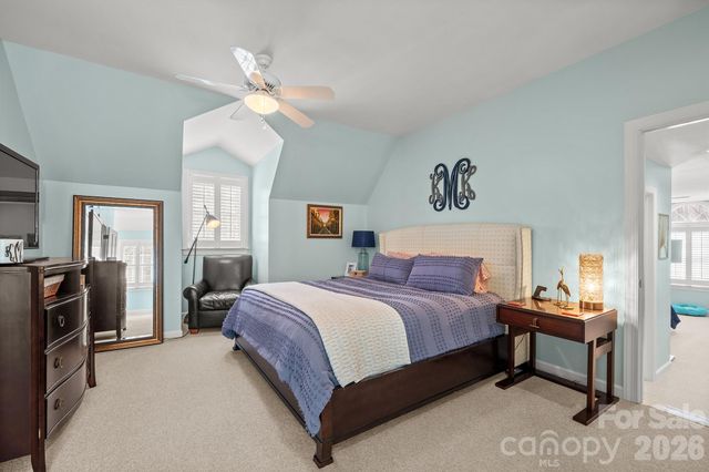 4125 Hideaway Court NE, Hickory, NC 28601