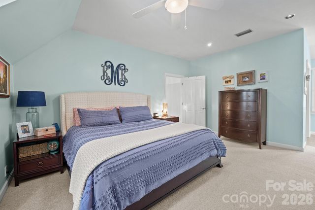 4125 Hideaway Court NE, Hickory, NC 28601