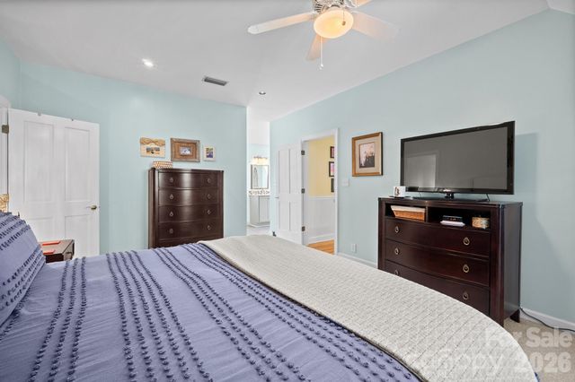 4125 Hideaway Court NE, Hickory, NC 28601