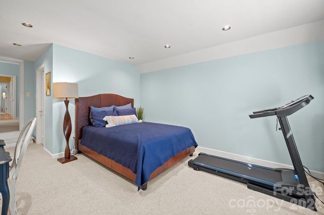 4125 Hideaway Court NE, Hickory, NC 28601