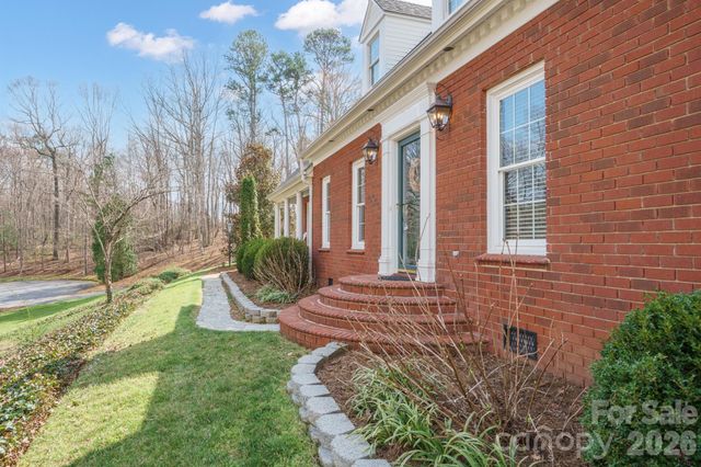 4125 Hideaway Court NE, Hickory, NC 28601