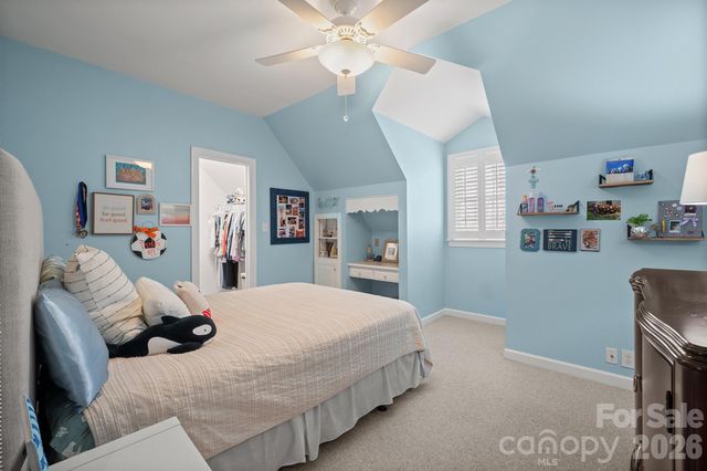 4125 Hideaway Court NE, Hickory, NC 28601