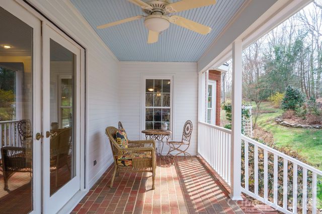 4125 Hideaway Court NE, Hickory, NC 28601