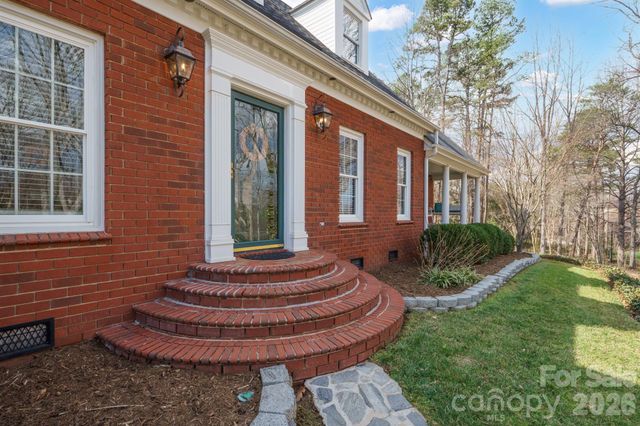 4125 Hideaway Court NE, Hickory, NC 28601