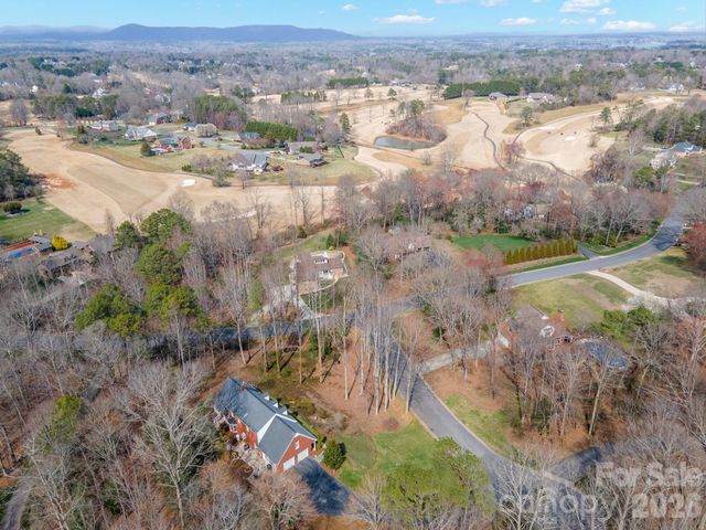 4125 Hideaway Court NE, Hickory, NC 28601