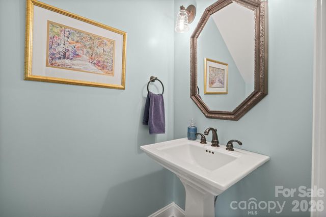 4125 Hideaway Court NE, Hickory, NC 28601