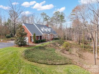 4125 Hideaway Court NE, Hickory, NC 28601