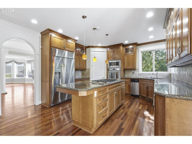 2337 Nw PINNACLE Dr, Portland, OR 97229