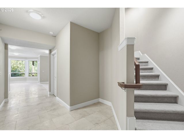 2337 Nw PINNACLE Dr, Portland, OR 97229