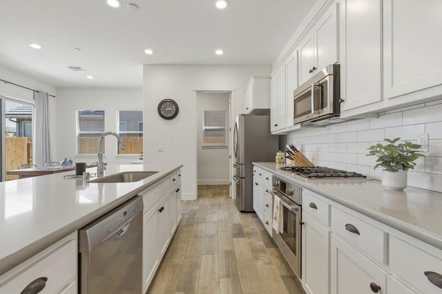 1661 Castlerock Drive, Hollister, CA 95023