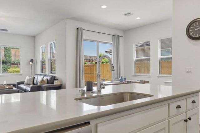 1661 Castlerock Drive, Hollister, CA 95023