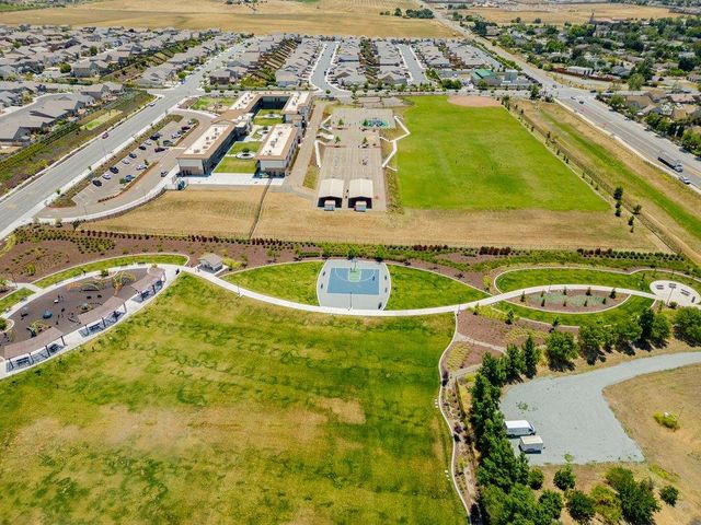 1661 Castlerock Drive, Hollister, CA 95023