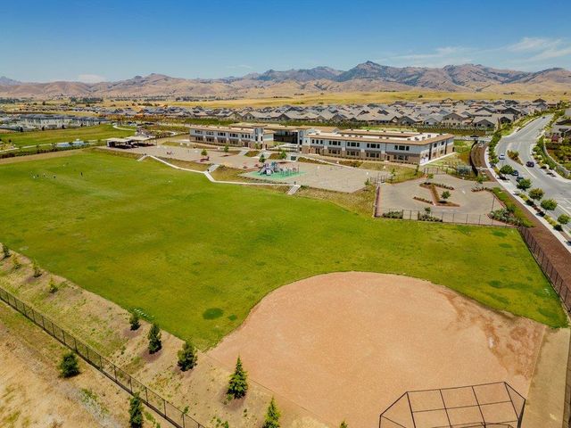 1661 Castlerock Drive, Hollister, CA 95023
