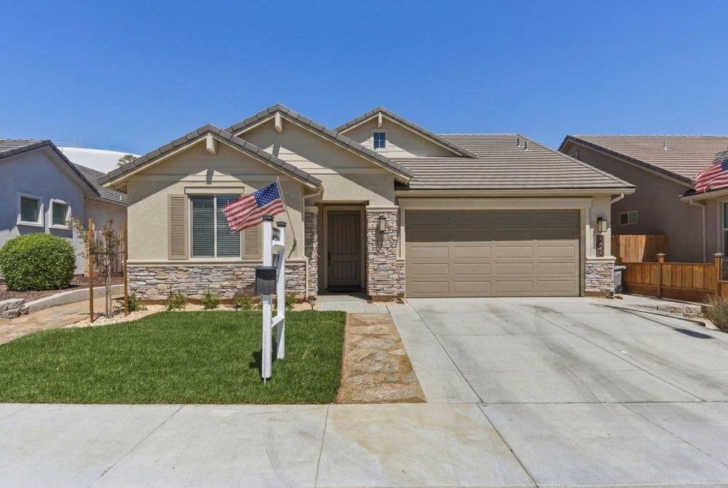1661 Castlerock Drive, Hollister, CA 95023