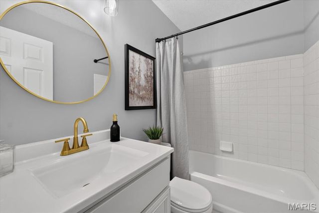 1801 Florine Boulevard A, St Charles, MO 63303
