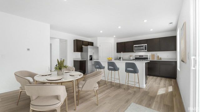 5136 Beechmont Lane, New Haven, IN 46774