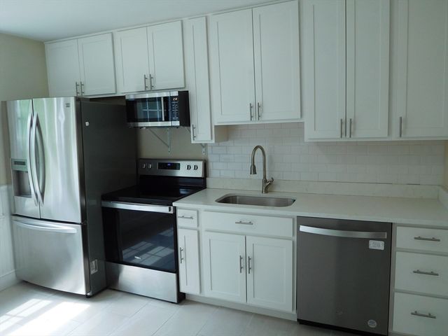 80 Carmel Road 5, Andover, MA 01810