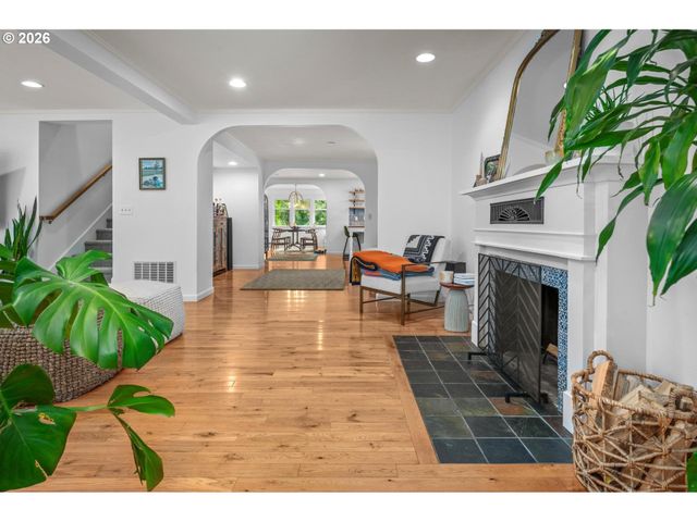 3823 Se ALDERCREST Rd, Milwaukie, OR 97222