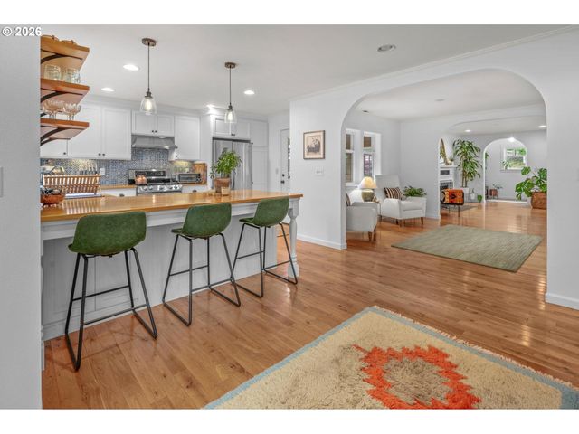 3823 Se ALDERCREST Rd, Milwaukie, OR 97222